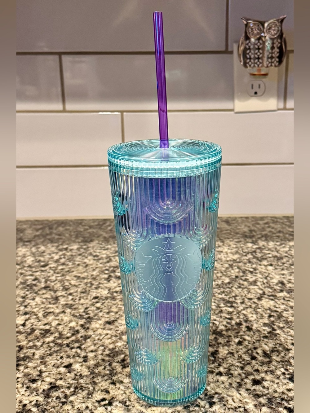 Starbucks Spring 2022 Iridescent Mermaid Scales Tumbler Cold Cup 24 oz W/ Straw